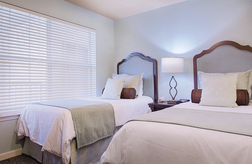 Branson Resort | Vibrant Entertainment Hub with Oceanfront Amenities Await