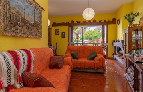 Garachico House | Pet-Friendly Getaway at Live Garachico Villa Daute