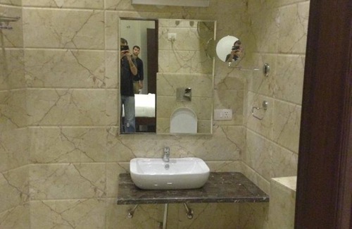 DLF City Hotel | Highly Rated Live Inn Hotel in Sector 45 with Great Amenities