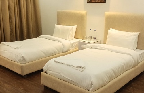 DLF City Hotel | Highly Rated Live Inn Hotel in Sector 45 with Great Amenities