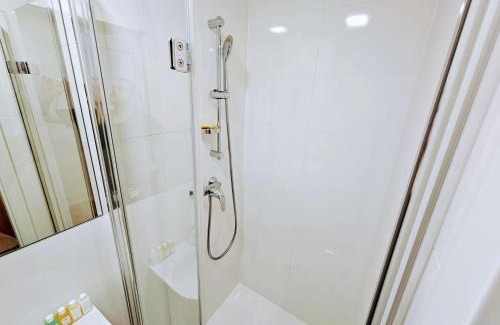 Chodov Apartment | LIVE-INN PRAGUE 1 BDR CITY VIEW SUITE FOR 1-4 GUESTS, 20 Mins to center, Lift, Gym, Reception, Parking, Roof Terrace, Game & Party