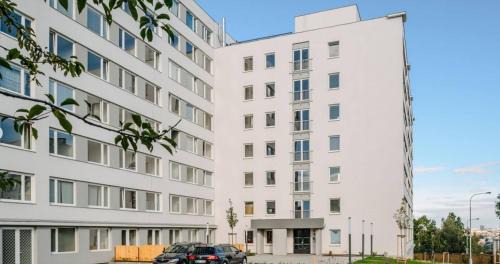 Chodov Apartment | LIVE-INN PRAGUE 1 BDR CITY VIEW SUITE FOR 1-4 GUESTS, 20 Mins to center, Lift, Gym, Reception, Parking, Roof Terrace, Game & Party