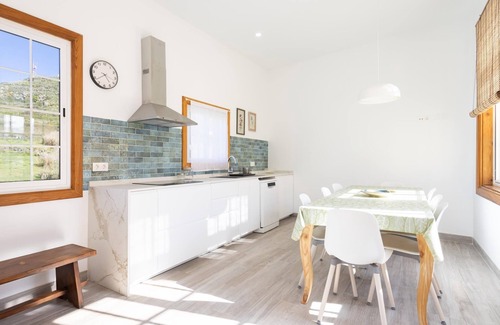 Historical Center Villa | Explore Live La Laguna Center with Spa and Breakfast Options