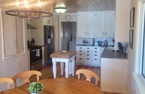 Moses Lake House | Experience the Serenity of Lakefront Moses Lake Getaway