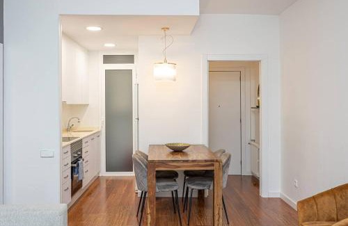 Sant Gervasi Apartment | Experience Local Living in Barcelona with Family-Friendly Amenities