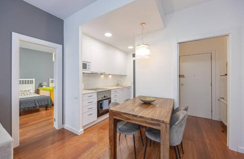 Sant Gervasi Apartment | Experience Local Living in Barcelona with Family-Friendly Amenities