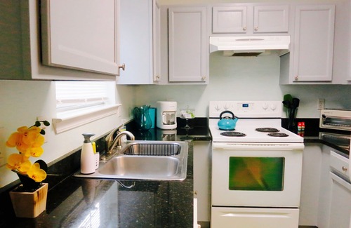 Edgewood House | Experience Local Living in a 3-Bedroom Home near Downtown