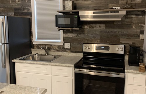 Reidsville Apartment | Child-Friendly "Live Oak" Cottage in Reidsville, Georgia