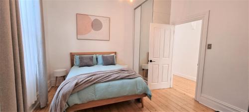 East Geelong House | Explore East Geelong: Play, Stay & Kids Welcome!