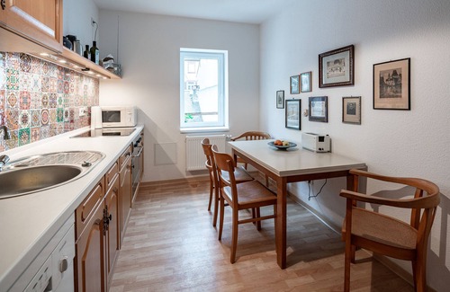 Mainz-Bingen Apartment | Romantic Riverside Retreat in Kaub with Pool & Breakfast