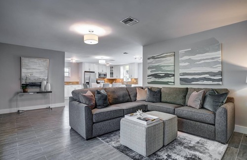 Coral Heights House | Modern Private Home with Ocean View Near Beach & Attractions