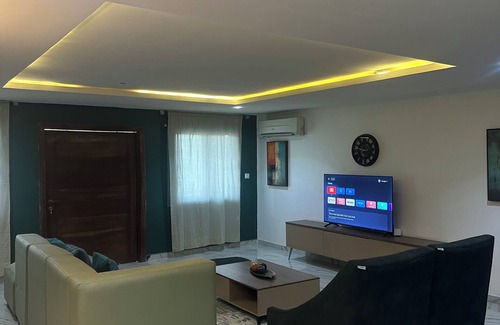 Ofin Apartment | Live, work,& chill in style—4BR Apartment in Central VI