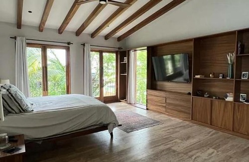 Alfredo V. Bonfil House | Experience Dreamy Waterfront Living in Cancun