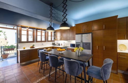 Thissio House | Immerse Yourself in Plaka’s Essence by the Acropolis