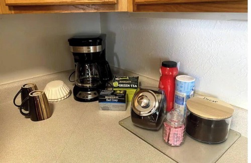 Indianola House | Cozy Cottage with King Beds, Kitchen & Pet-Friendly Perks