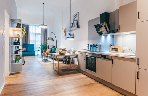 Gronau Apartment | Top-Rated LIVELY Weiße Dame Gronau with Breakfast & Kitchen