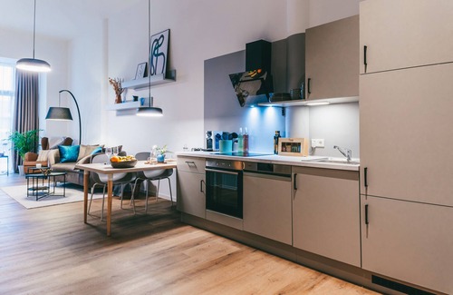 Gronau Apartment | Top-Rated LIVELY Weiße Dame Gronau with Breakfast & Kitchen