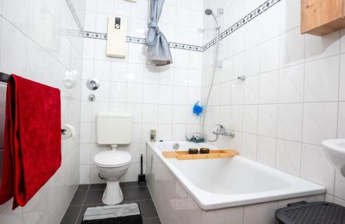 Marxloh Apartment | Discover Serviceroom24 in Duisburg: 4-Star Comfort & Amenities