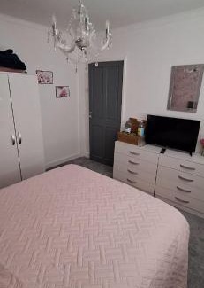 Bootle Apartment | Top-Rated Liverpool Air BnB with Family-Friendly Amenities