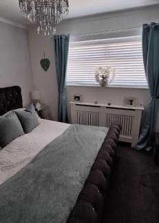 Bootle Apartment | Top-Rated Liverpool Air BnB with Family-Friendly Amenities