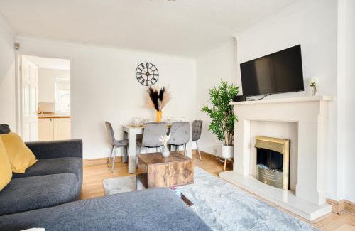 Liverpool House | Family-Friendly Liverpool Home with Free Parking & Good Reviews
