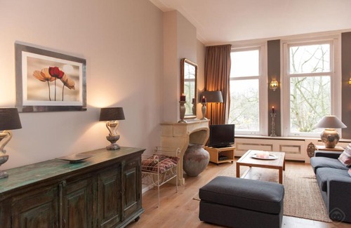 Amstelveld Apartment | Discover Livia's Hideaway: 4-Star Canalbelt Retreat