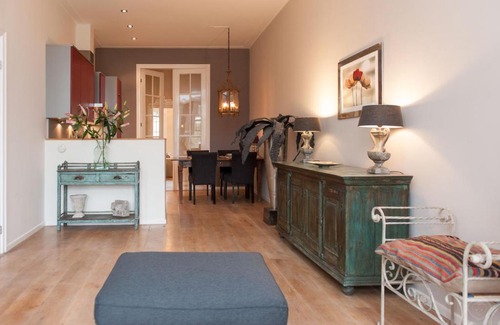 Amstelveld Apartment | Discover Livia's Hideaway: 4-Star Canalbelt Retreat