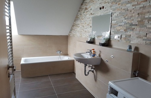 Bechtolsheim Apartment | Experience Scenic Living at the Foot of the Vineyard