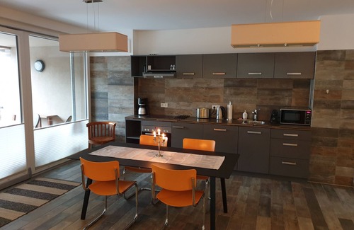 Plagwitz Apartment | Riverside Retreat: Guest Rated 10/10 with Spa & Hot Tub