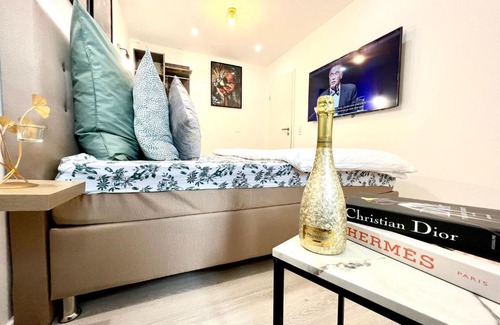 Hardtwaldsiedlung Bed & Breakfast | Comfortable Stays at Living Solution 24 Karlsruhe