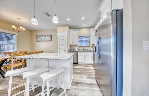 Bahama Beach House | Oceanfront Oasis: Stay in Style with Private Pool & Views