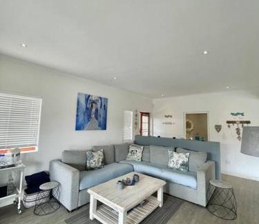 Port Beaufort House | Experience Living The Breede - Sanborg: Family-Friendly Getaway