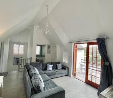 Port Beaufort House | Experience Living The Breede - Sanborg: Family-Friendly Getaway