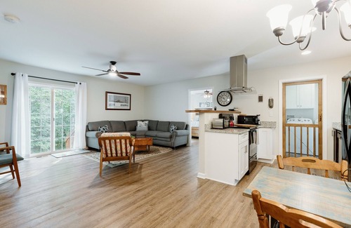 Rutherfordton House | Explore Living Water Retreat #2 - Farmhouse with Spa & Hot Tub
