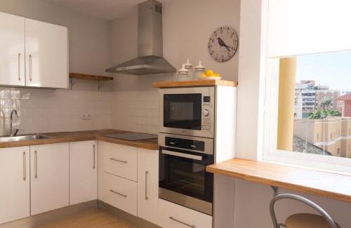 La Malagueta Apartment | Delightful Living4Malaga Monte Sancha with Scenic Views