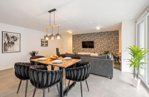 Pforzheim Apartment | LIVINGLike-Apartment - Central & Spacious with Balkony & Garage, Coffee - 103m2