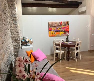 Citta Alta Apartment | Discover Livinn Bergamo THE WALL: Family-Friendly Retreat