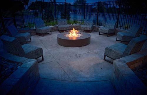 Maplewood Hotel | Pet Friendly LivINN Hotel St Paul East / Maplewood Awaits