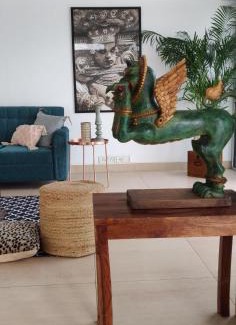 Kochi Apartment | Inviting LIYA by Sunsets and Palm Trees: Family-Friendly Retreat