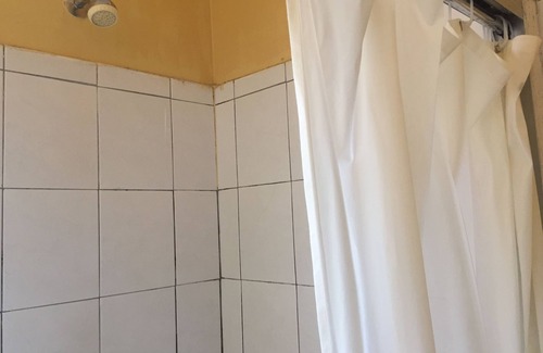 Kasane House | Comfortable Liya Guest Lodge with Breakfast & Family Amenities