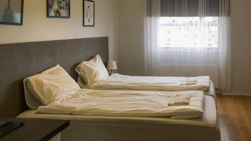 Njurunda Hotel | Comfort and Convenience at Liz Motell with Breakfast Included