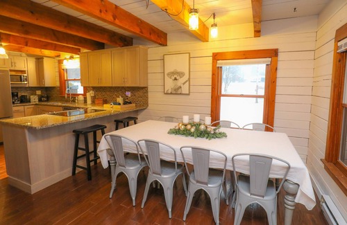 Bristol Hills Cabin | Unforgettable Stay at Lizzie's Cabin On The Hill - Rated 9.8
