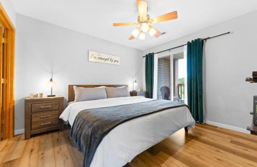 Indian Point Apartment | Experience Relaxation at Lizzy's Landing with Pool & Hot Tub