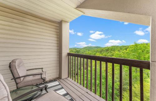Indian Point Apartment | Experience Relaxation at Lizzy's Landing with Pool & Hot Tub