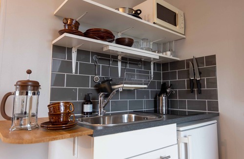 Gotlands Tofta Hotel | Guest Rated 10/10: Ljungs Fem Rum with Kitchen & Breakfast