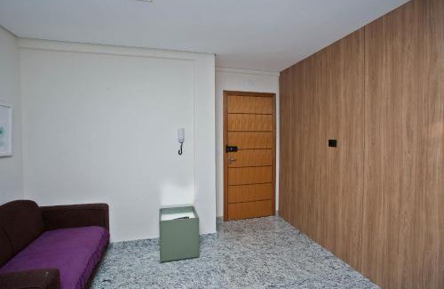 Lourdes Apartment | Discover Locking's Lourdes 6: Pet-Friendly Retreat