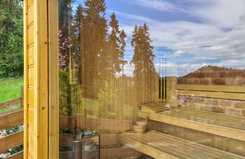 Lapsze Nizne Ski Chalet | Relaxing LK Resort with Private Hot Tub and Ocean Views