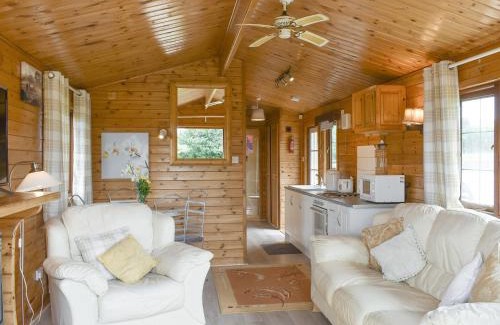 West Buckland House | Cozy Llama Lodge: Pet and Child Friendly Retreat
