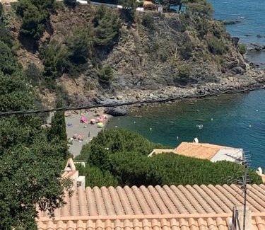 Llanca Apartment | Stunning Llançà Oceanfront Apartment with Pool & Views