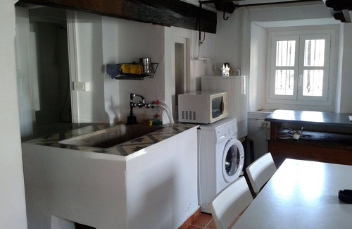 Porrua Apartment | Family-Friendly Getaway in Llanes with Ocean Views & WIFI